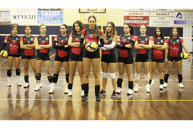 Κορασίδες ομαδικη